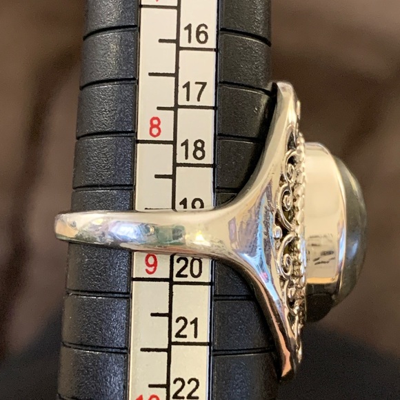 Labradorite Sterling Silver Ring - Picture 13 of 15